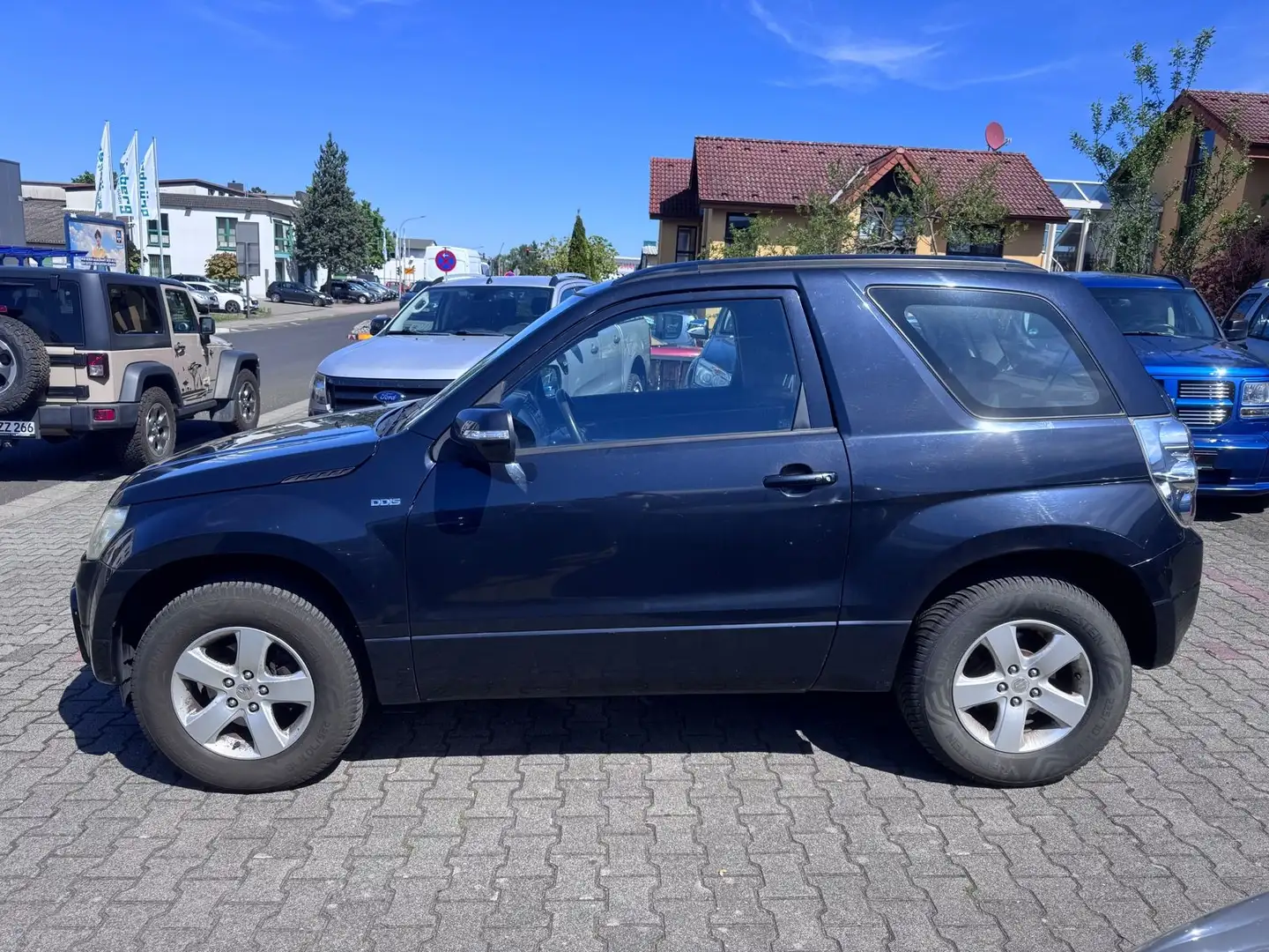 Suzuki Grand Vitara 1.9 DDIS Comfort Schwarz - 2