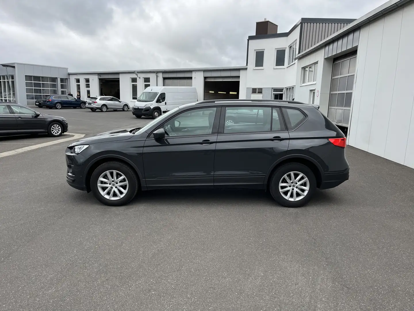 SEAT Tarraco 2.0 TDI DSG 166€ m.20% Anz. Style AHK Navi Kamer Gris - 2