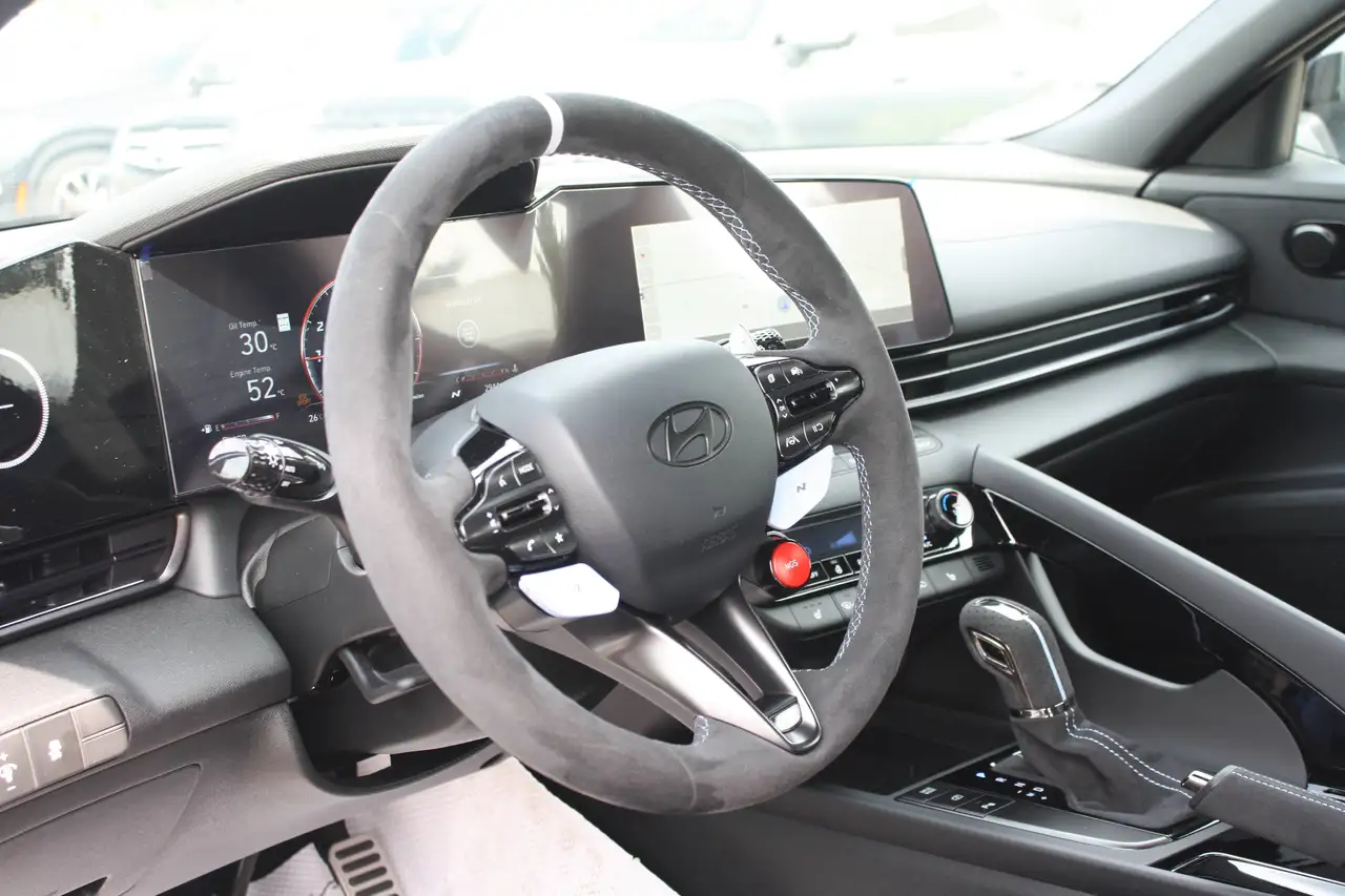 Hyundai ELANTRA fotografie Hyundai ELANTRA