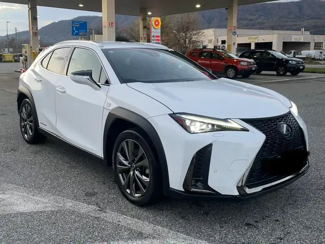Lexus UX 250h