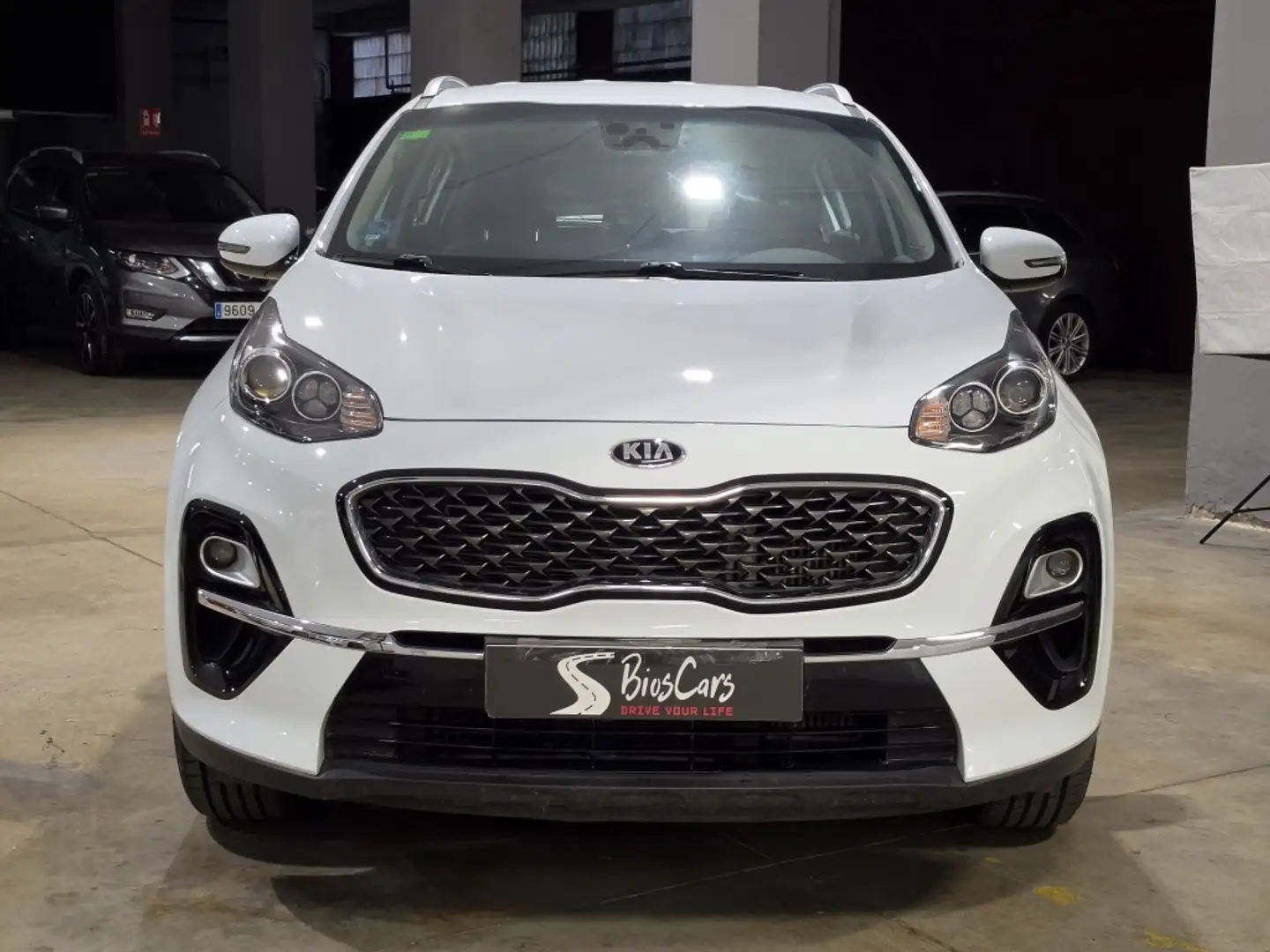 Kia Sportage 1.6 MHEV Drive 4x2 115 Blanco - 2