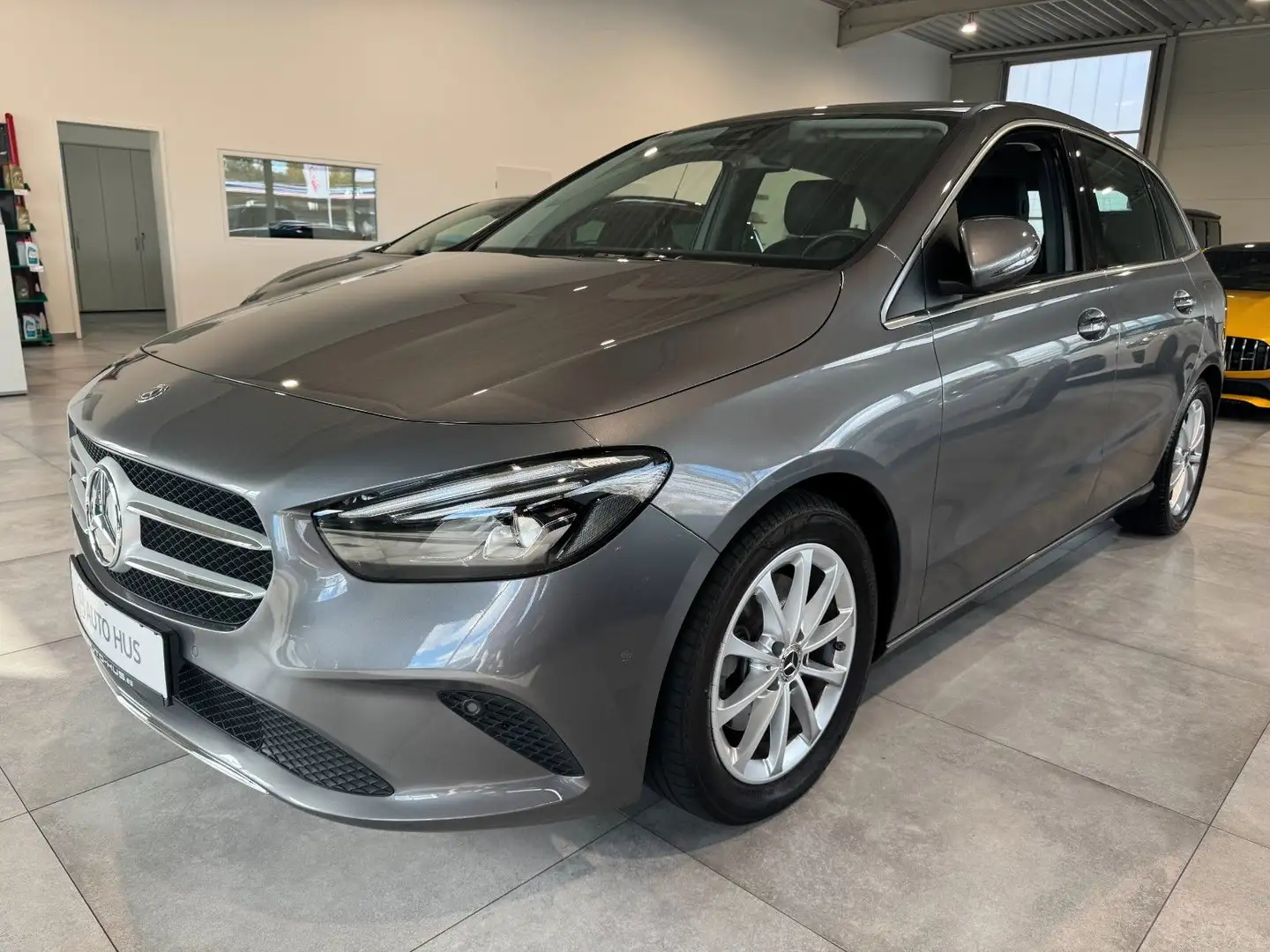 Mercedes-Benz B 220 d Navi/SHZ/Bluetooth/AHK/PDC Gris - 1