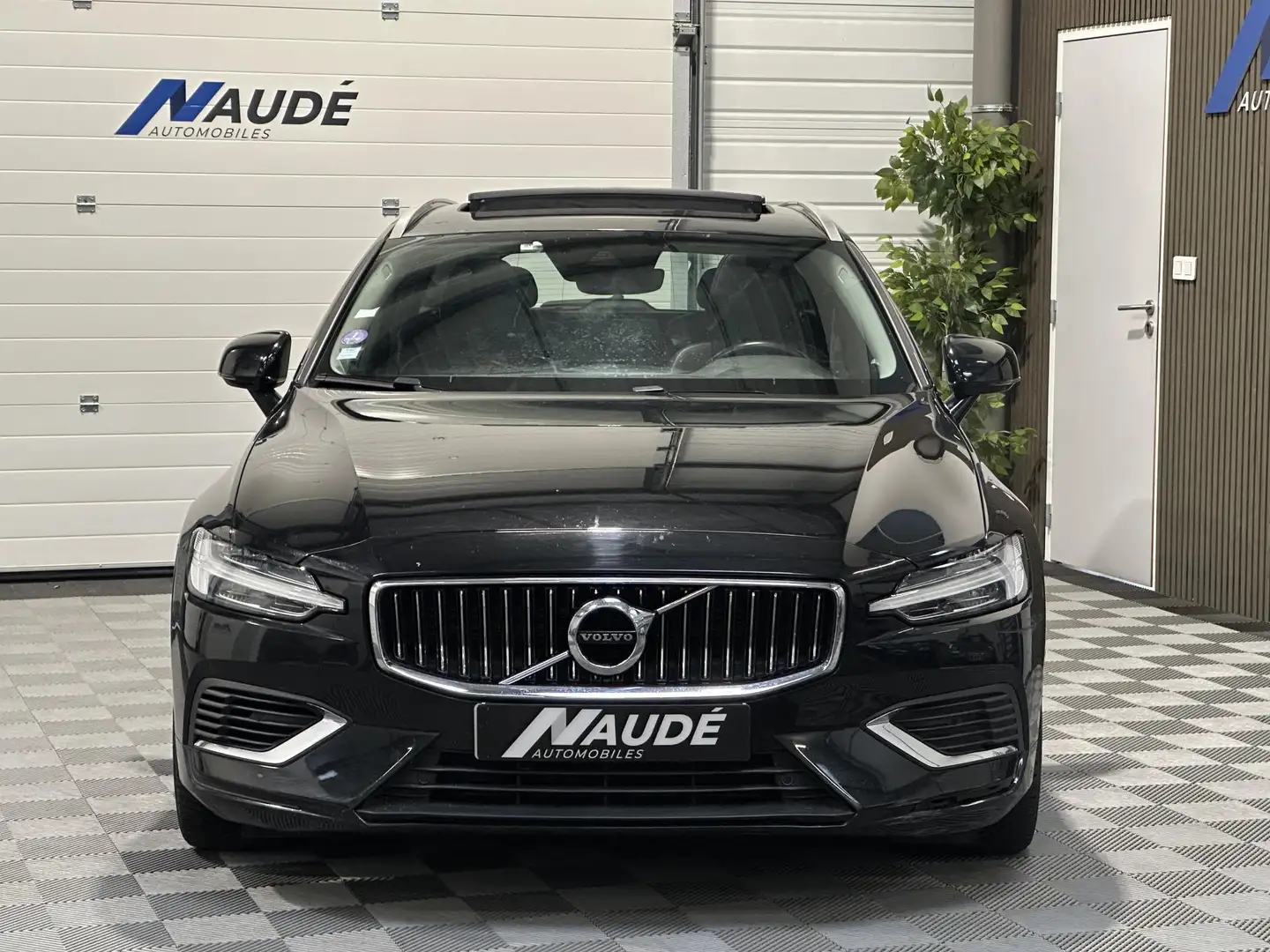 Volvo V60 T8 Twin Engine 303+87 Geartronic8 Inscription - Suivi Volvo - TVA Récupérable Noir - 2