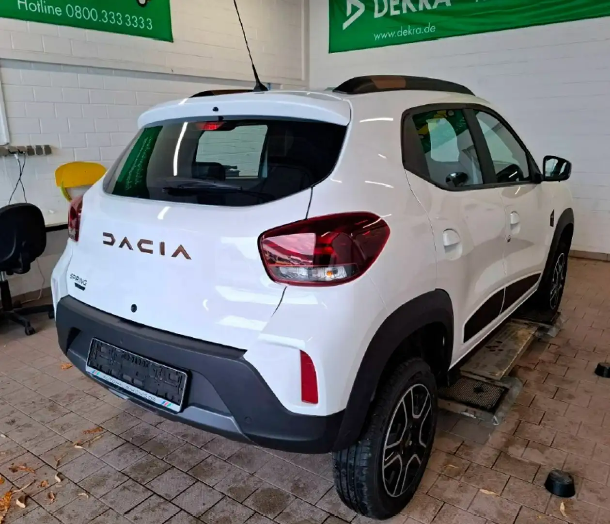 Dacia Spring Electric Extreme 65 Navi - Kamera Weiß - 2