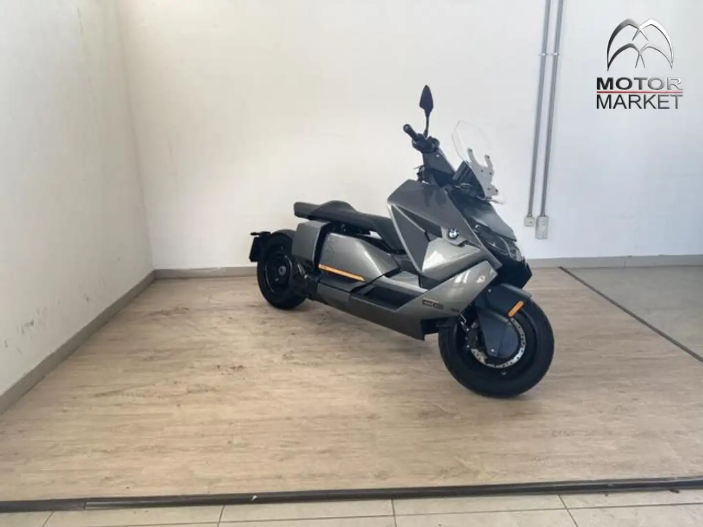 BMW CE 04 Abs Negro - 1