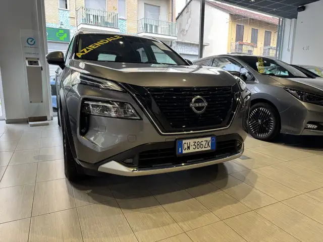 Nissan X-Trail view 9