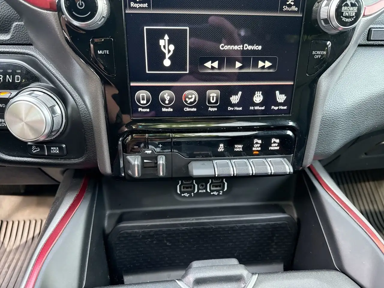 RAM 1500 снимка RAM 1500