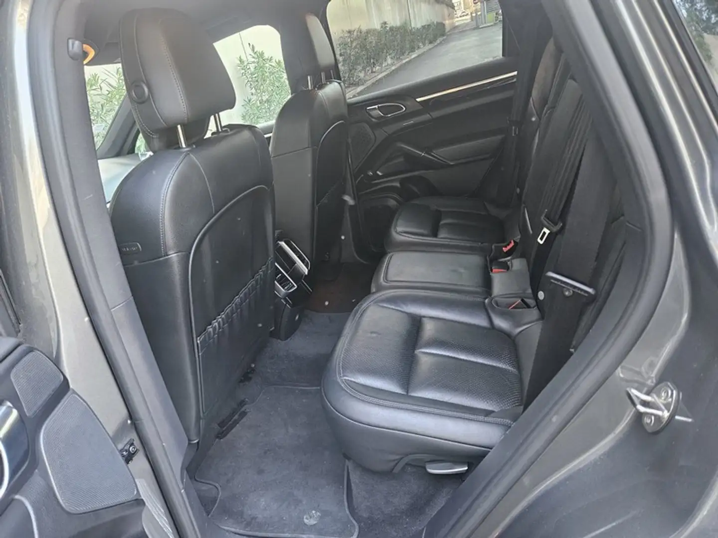 Porsche Cayenne 3.0D V6 262 Tiptronic A Gar 1 an g - 2