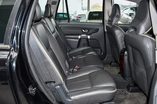 Volvo XC90 view 15