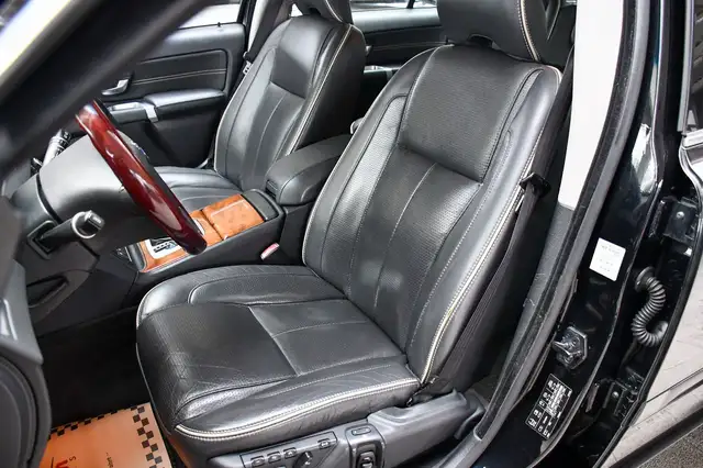 Volvo XC90 view 10