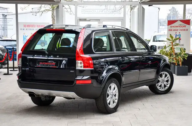 Volvo XC90 view 2