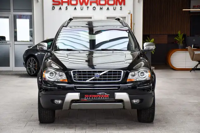 Volvo XC90 view 5