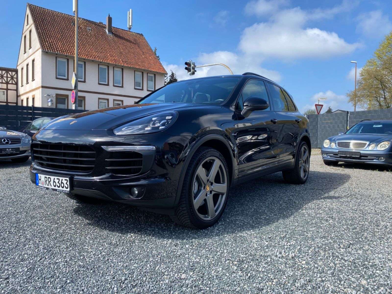 Second hand Porsche Cayenne 