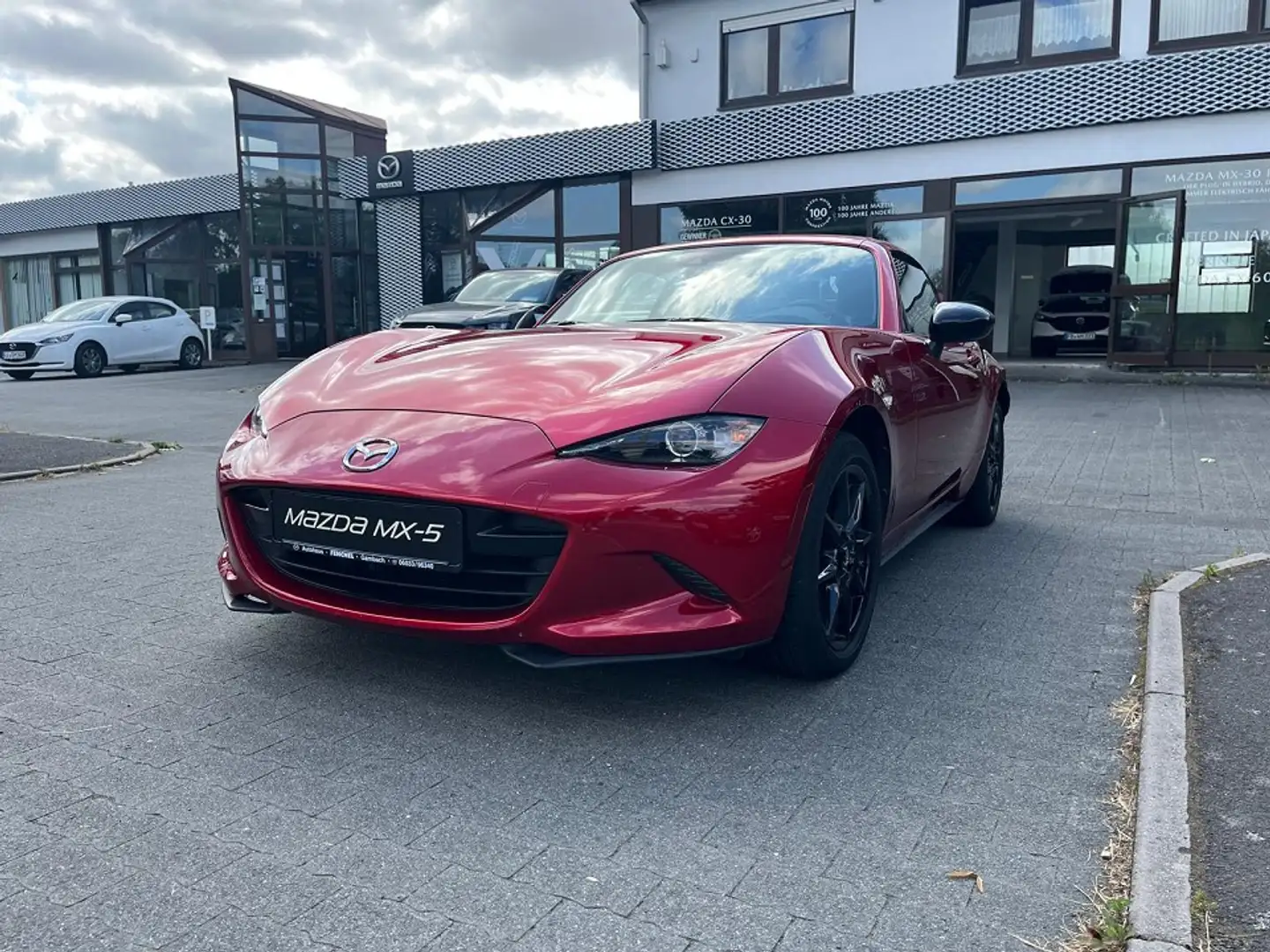 Mazda MX-5 RF SKYACTIV-G 1.5 Advantage Red - 2