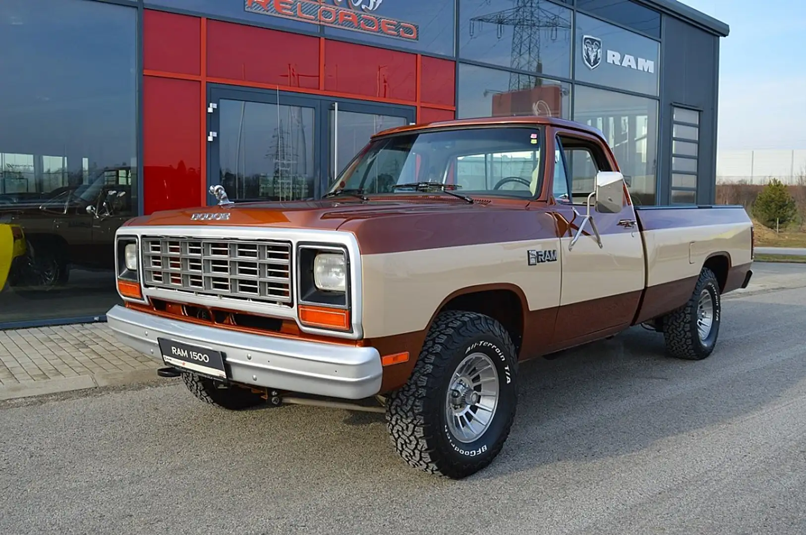 Dodge RAM D 150, 390cui Stroker, Frame-Off, Air Ride Marrone - 2