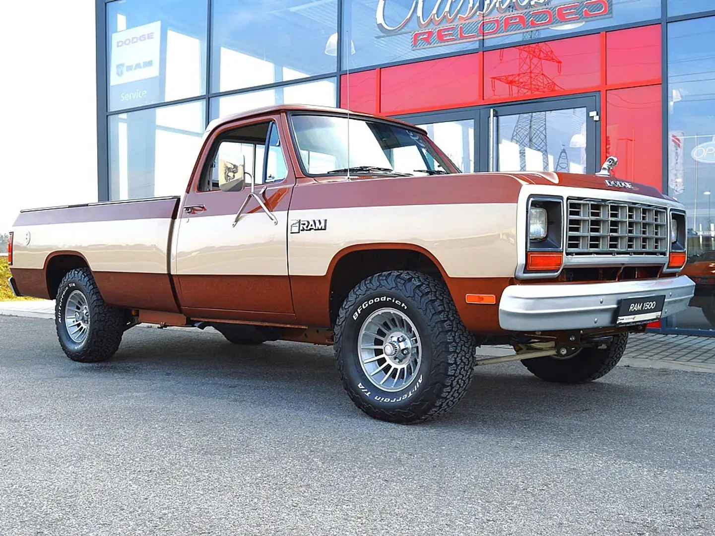 Dodge RAM D 150, 390cui Stroker, Frame-Off, Air Ride Braun - 1