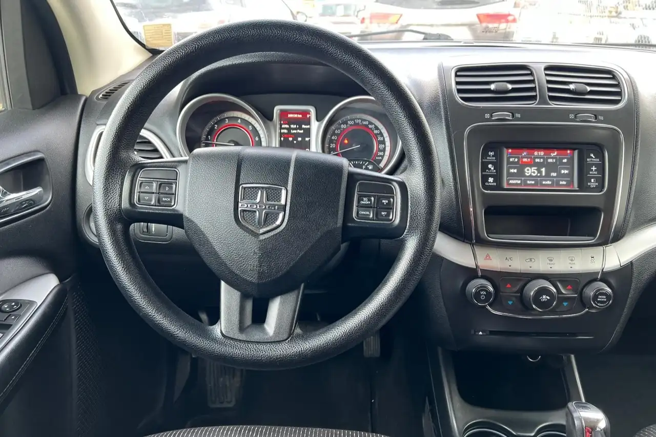 Dodge Journey снимка Dodge Journey