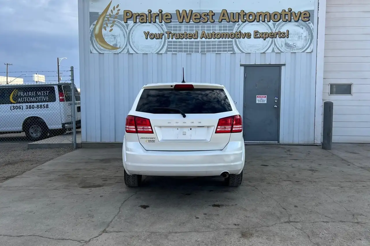 Dodge Journey снимка Dodge Journey