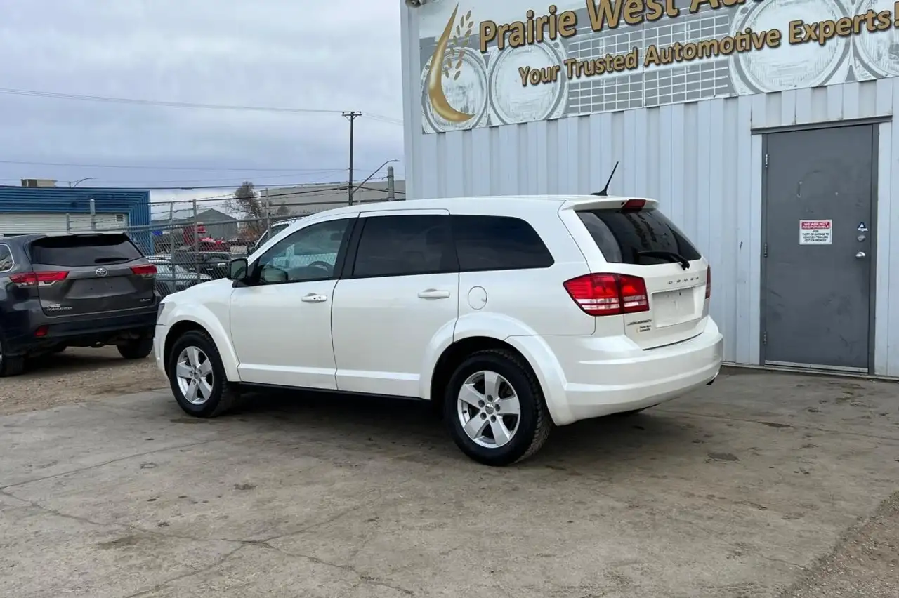 Dodge Journey снимка Dodge Journey