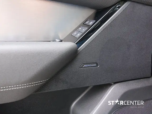 Land Rover Range Rover Velar D300 R-Dynamic SE MHEV Ansicht 10