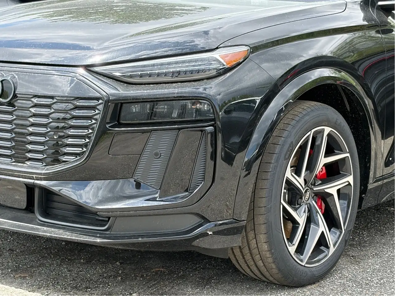 Audi SQ6 e-tron снимка Audi SQ6 e-tron