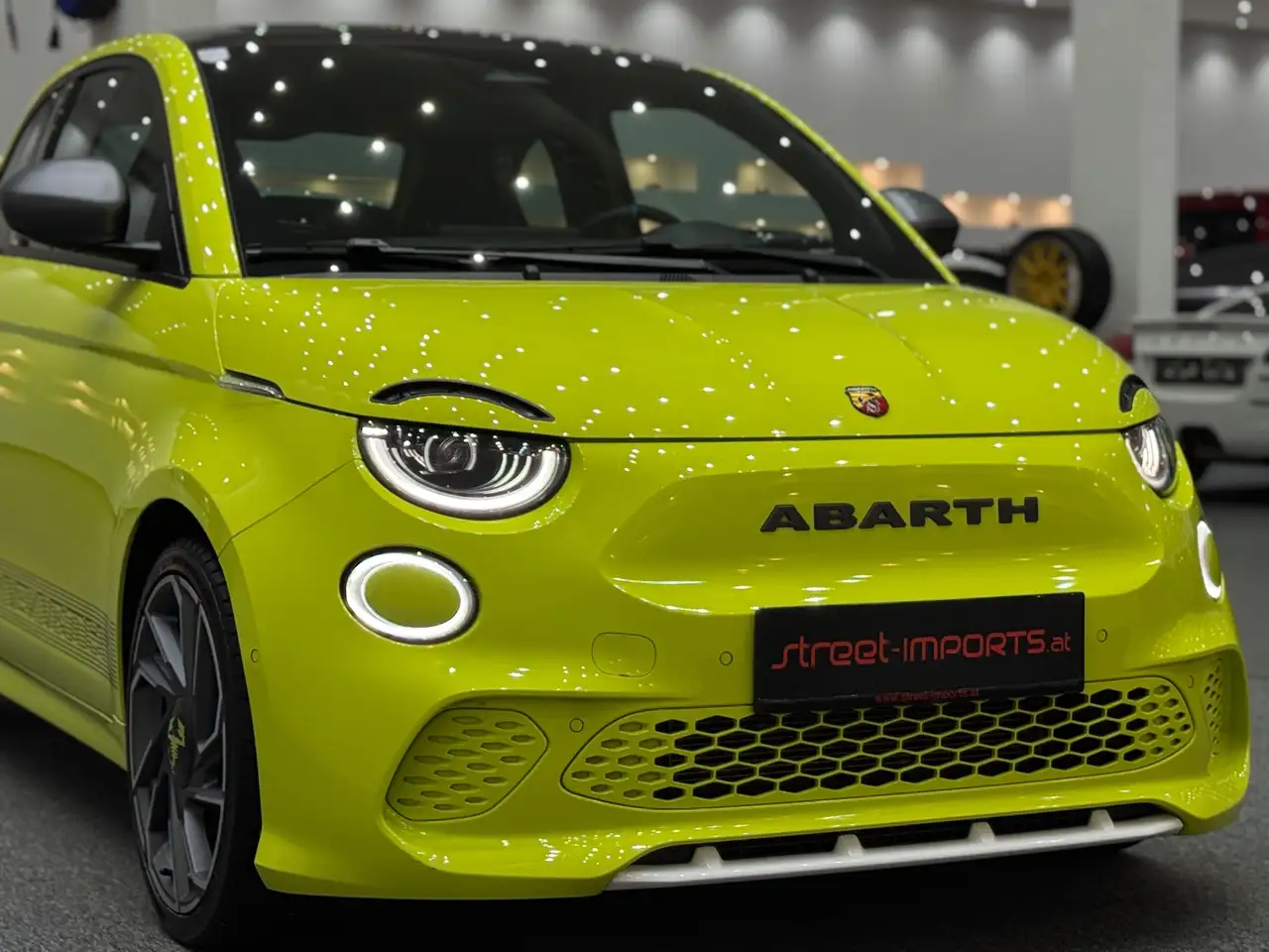 Abarth 500e 2023 — фото 8