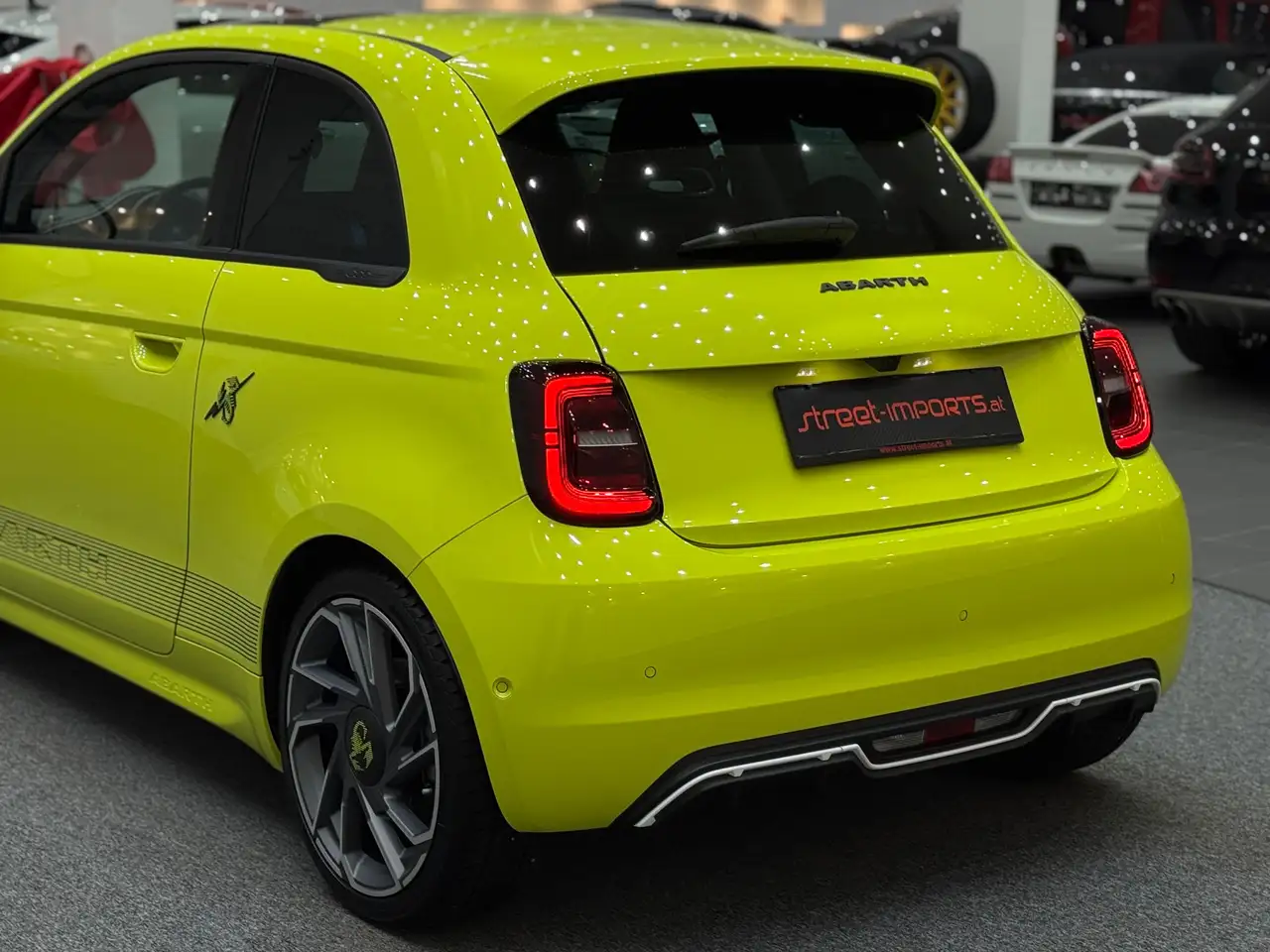 Abarth 500e 2023 — фото 13