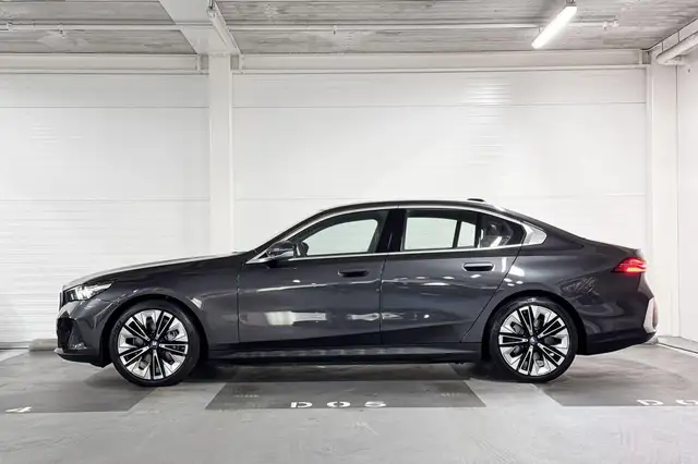 BMW I5 view 2