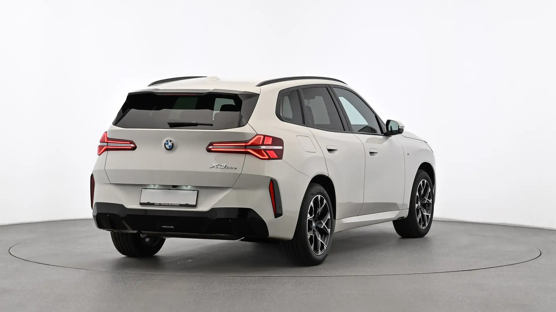 BMW X3 30e xDrive G45 ZA M Sportpaket DAB LED Shz Weiß - 2