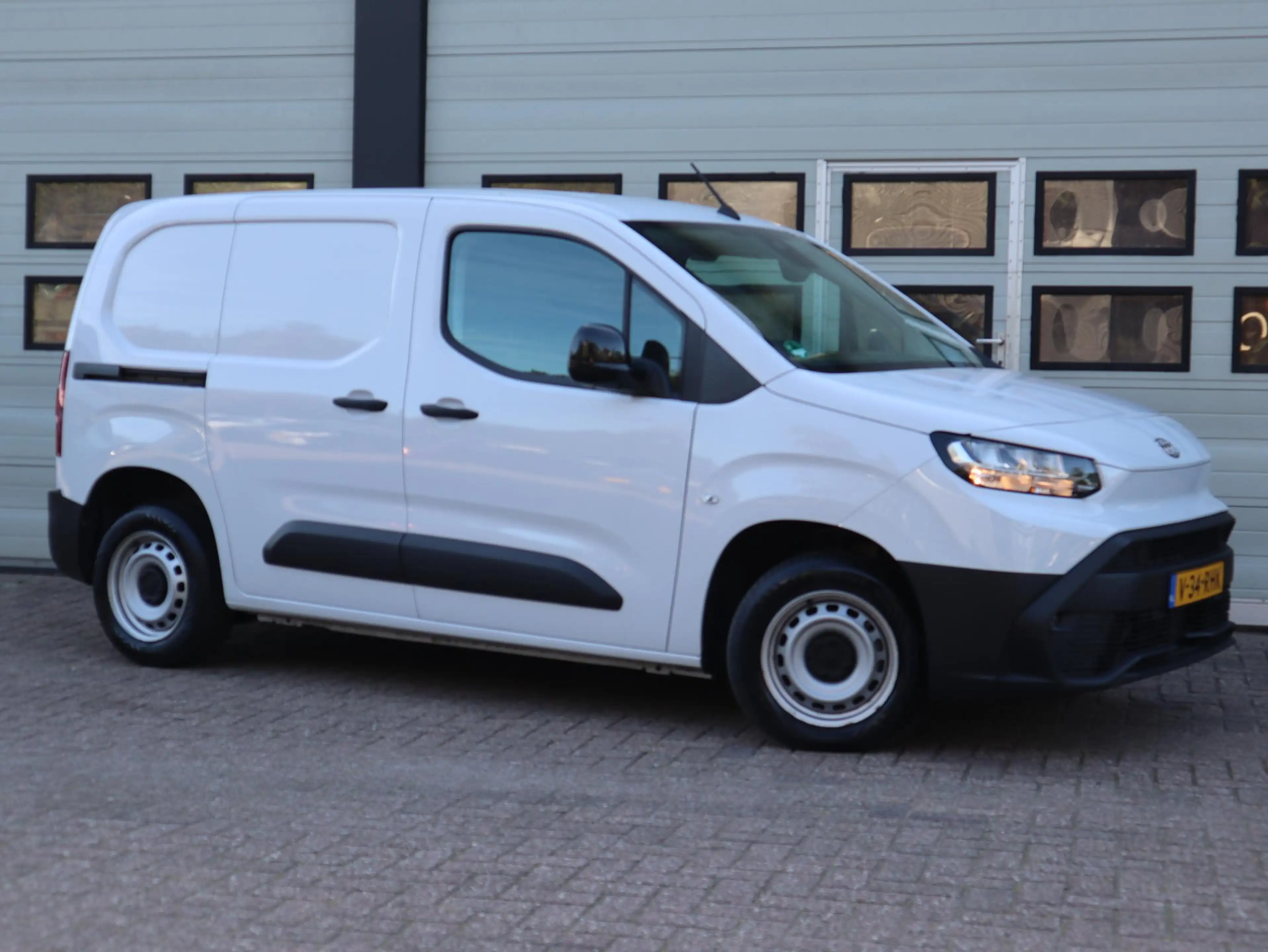 Toyota Proace City 1.5 D 102pk Euro 6 - Cruise - 3 Zits - Navi — photo 6