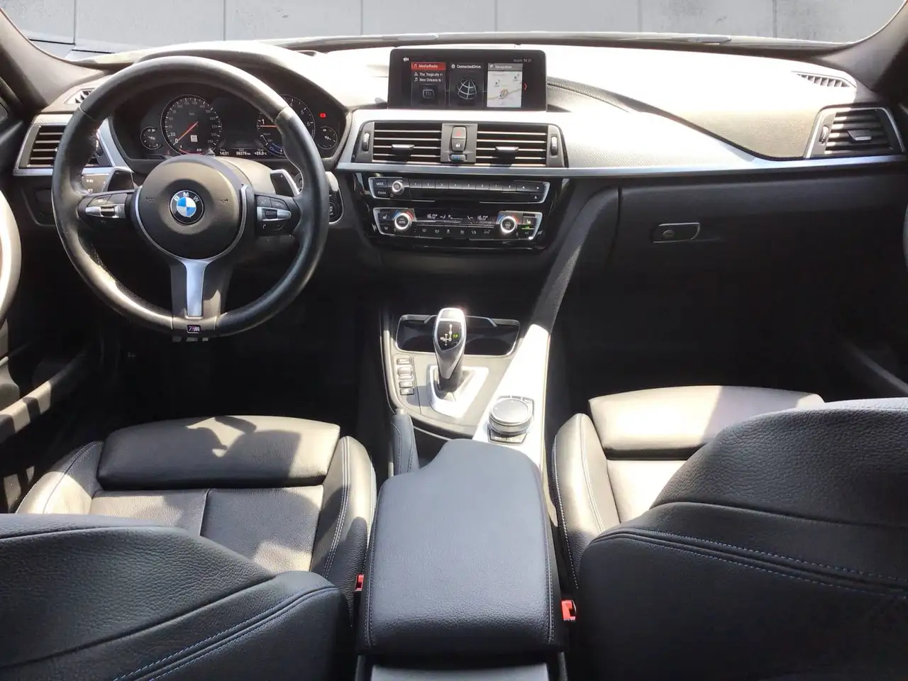 BMW 3 Series снимка BMW 3 Series