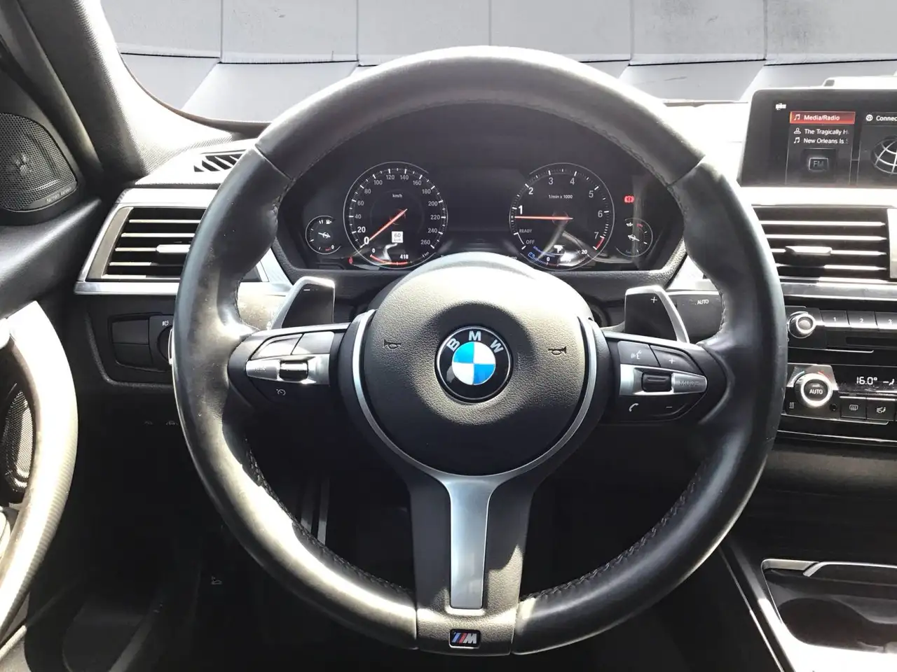 BMW 3 Series снимка BMW 3 Series