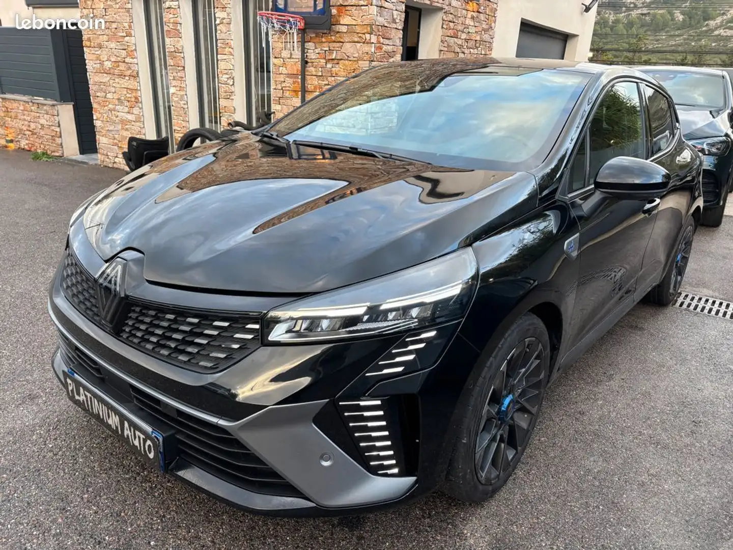 Renault Clio 5 (2) 1.0 TCE 90 Esprit Alpine Schwarz - 2