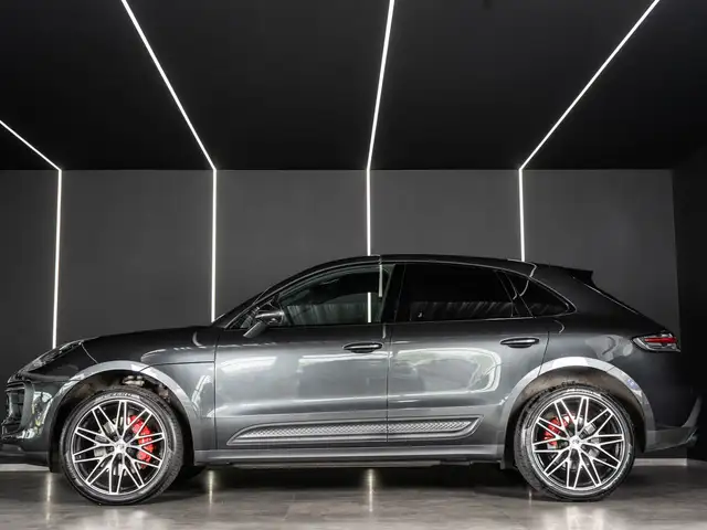 Porsche Macan view 7