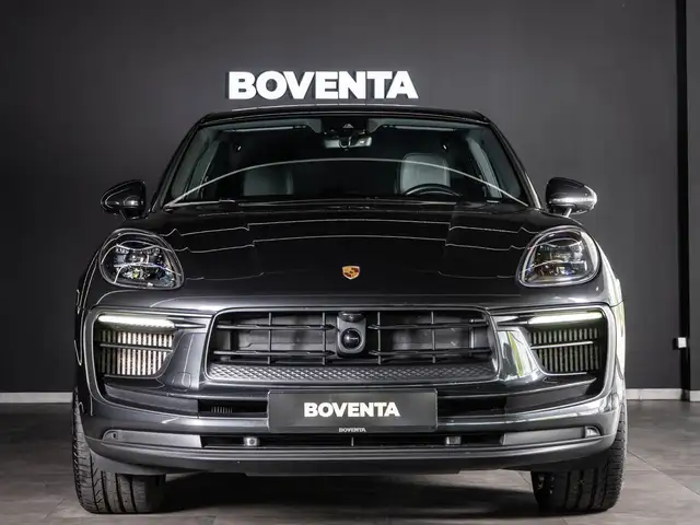 Porsche Macan view 2