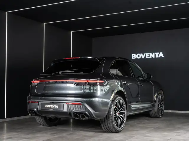 Porsche Macan view 8