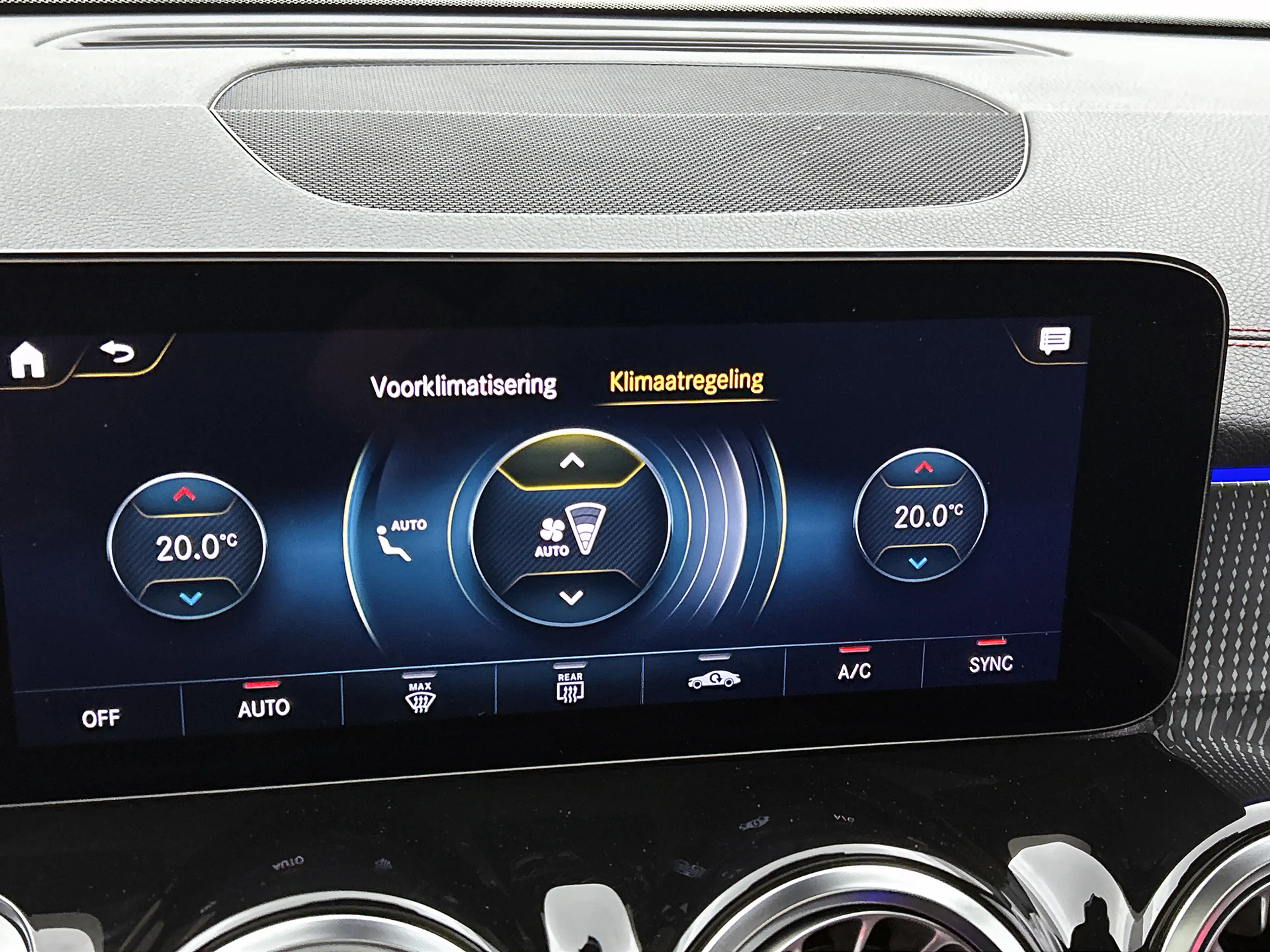 Mercedes-Benz EQB 250 250+ AMG-line 71 kWh Night pakket | Panorama dak | — photo 11