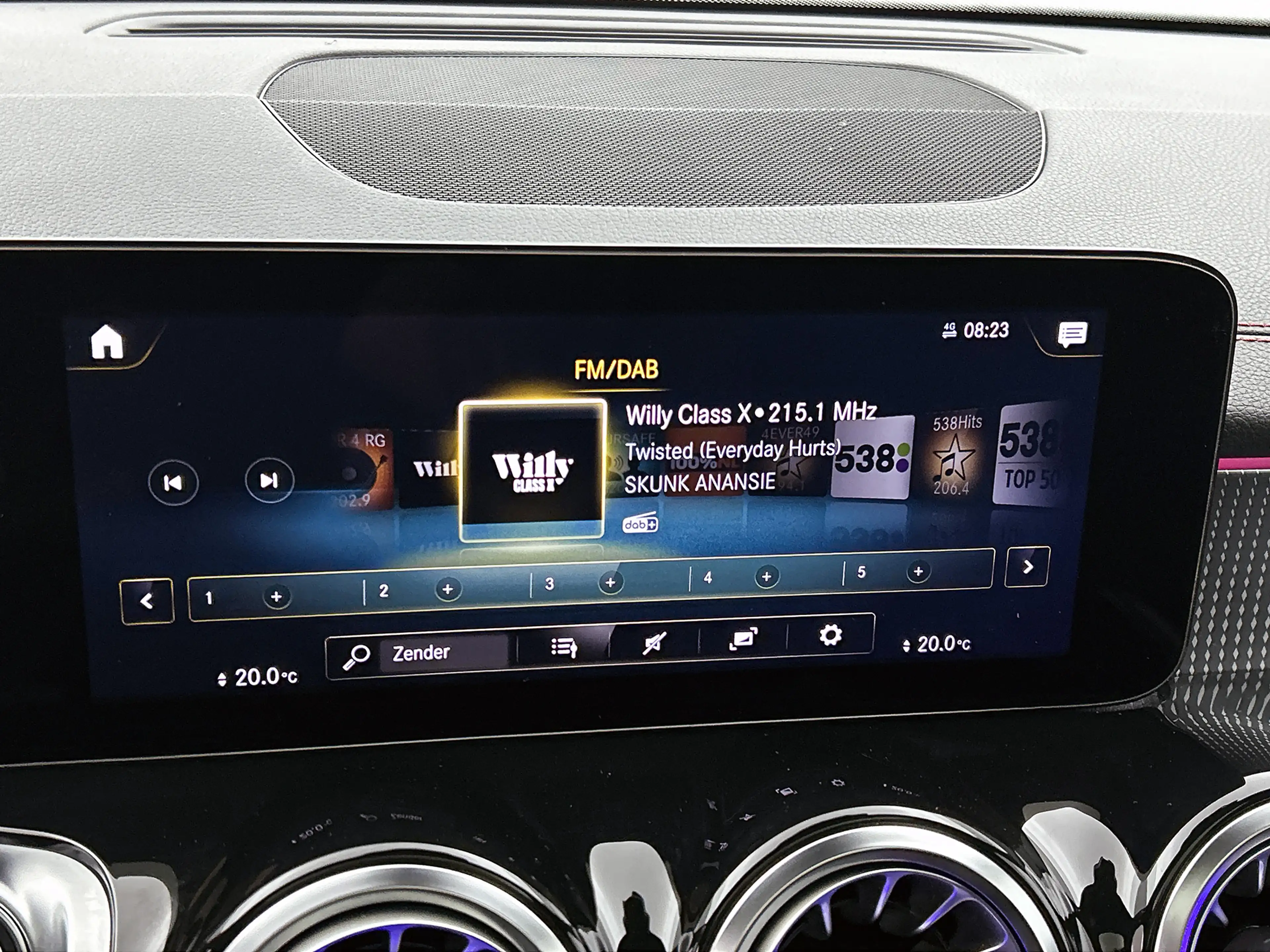 Mercedes-Benz EQB 250 250+ AMG-line 71 kWh Night pakket | Panorama dak | — photo 10