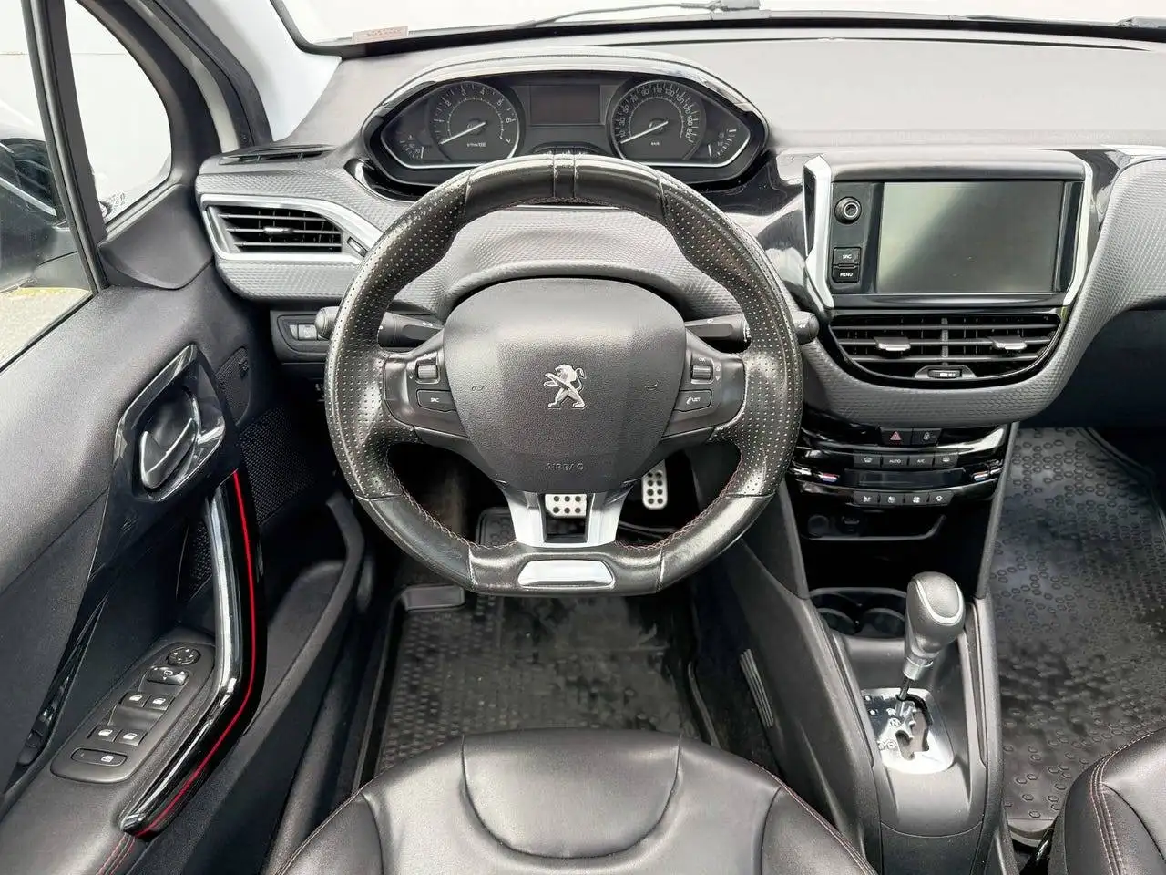 Peugeot 208 208 — photo 5