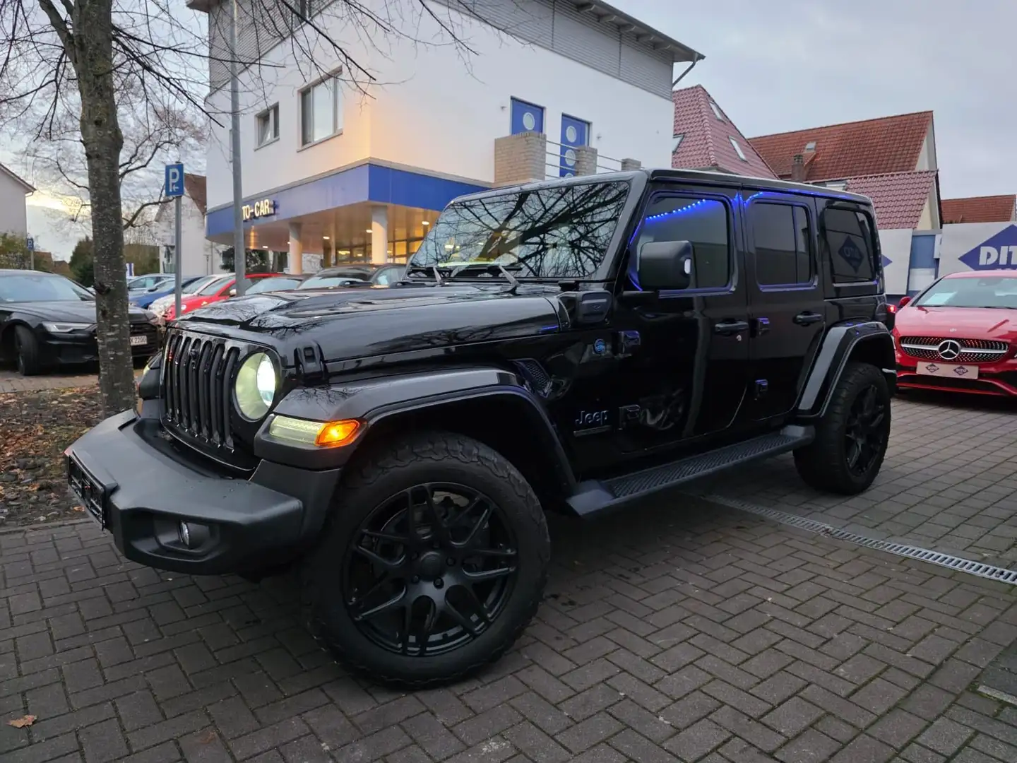 Jeep Wrangler / Wrangler Unlimited Plug-In Hybrid 80T Schwarz - 1