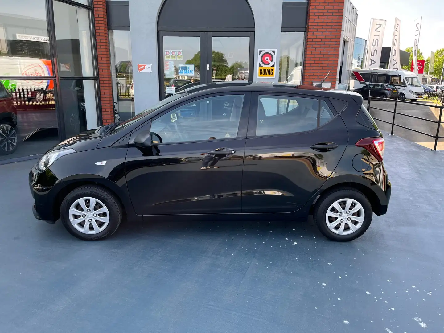 Hyundai i10 1.0i i-Motion AIRCO Nero - 2