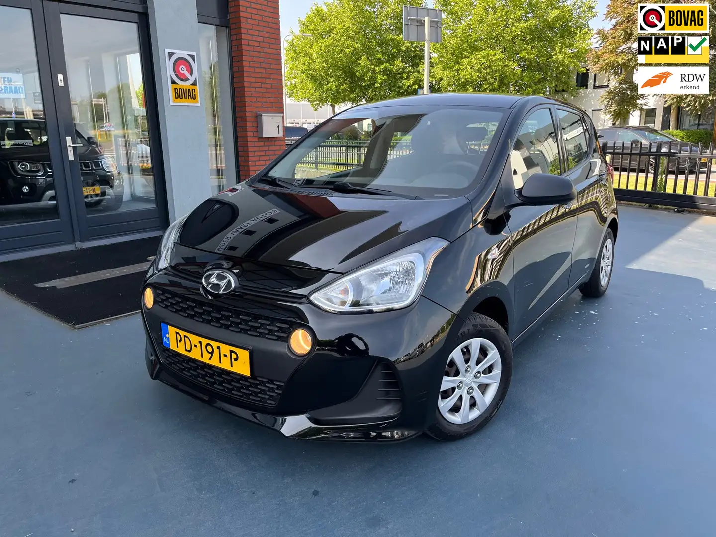 Hyundai i10 1.0i i-Motion AIRCO Nero - 1