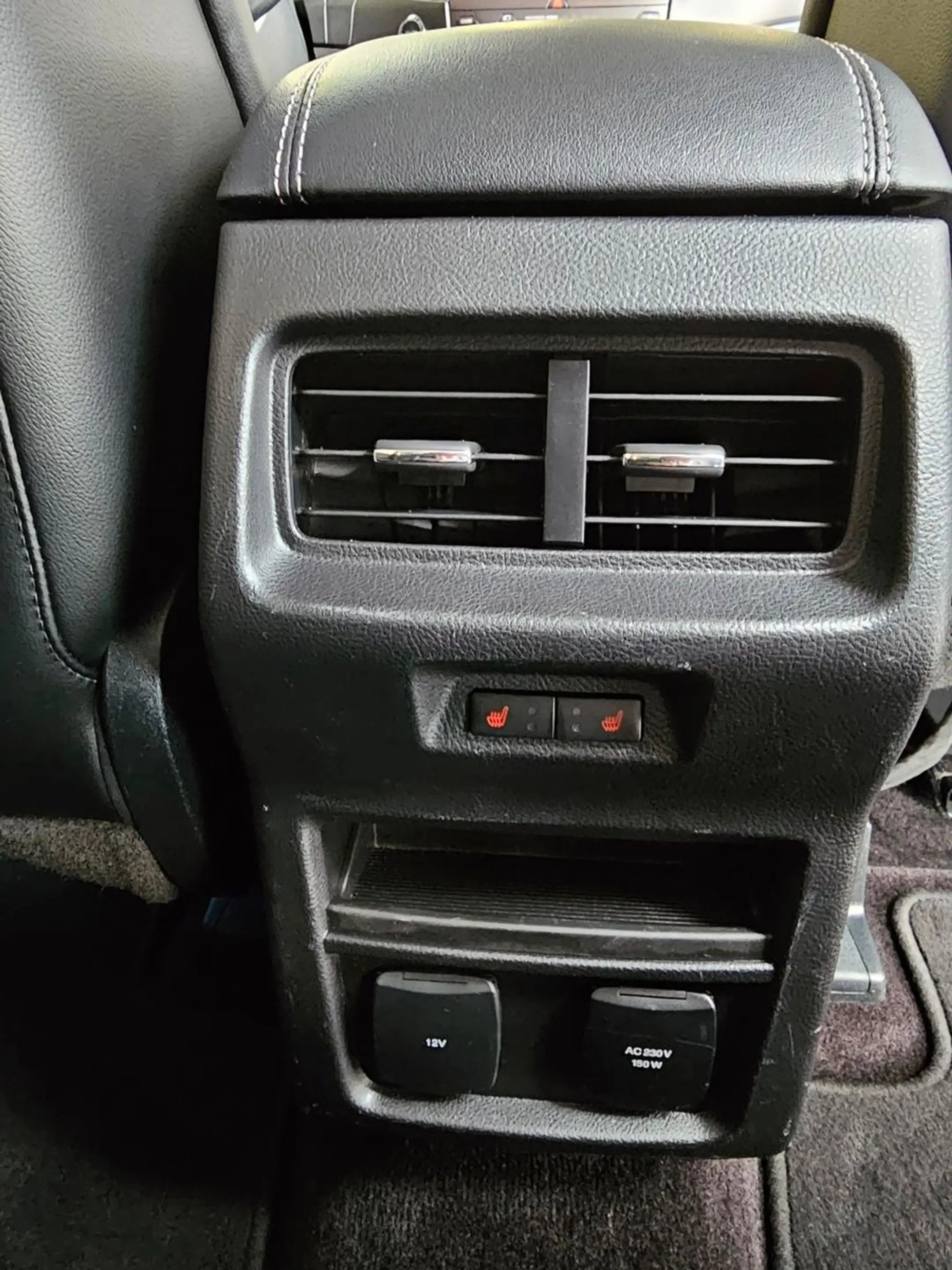 Ford Edge Titanium 4x4 AHK ACC SchiebeDach Navi LED — photo 14