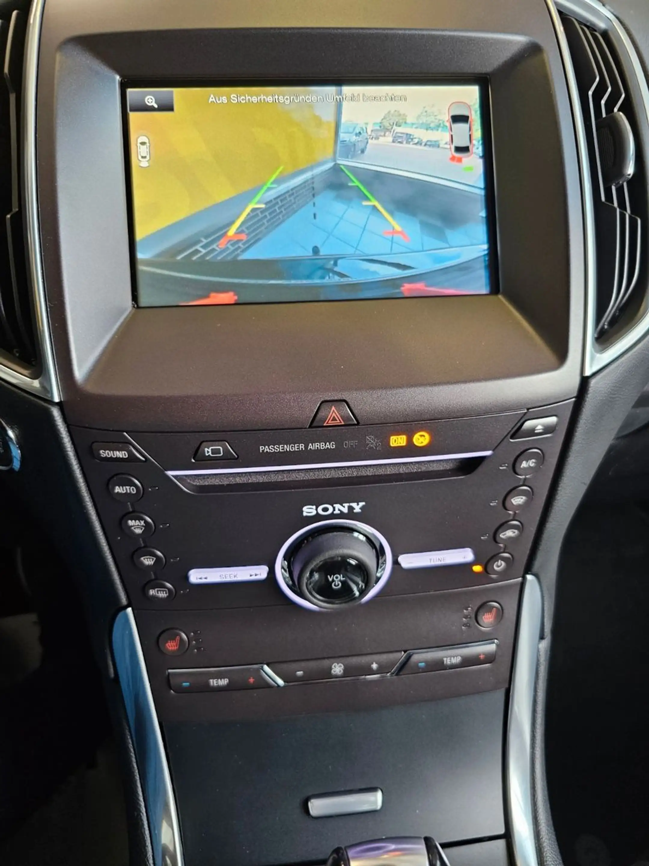 Ford Edge Titanium 4x4 AHK ACC SchiebeDach Navi LED — photo 13