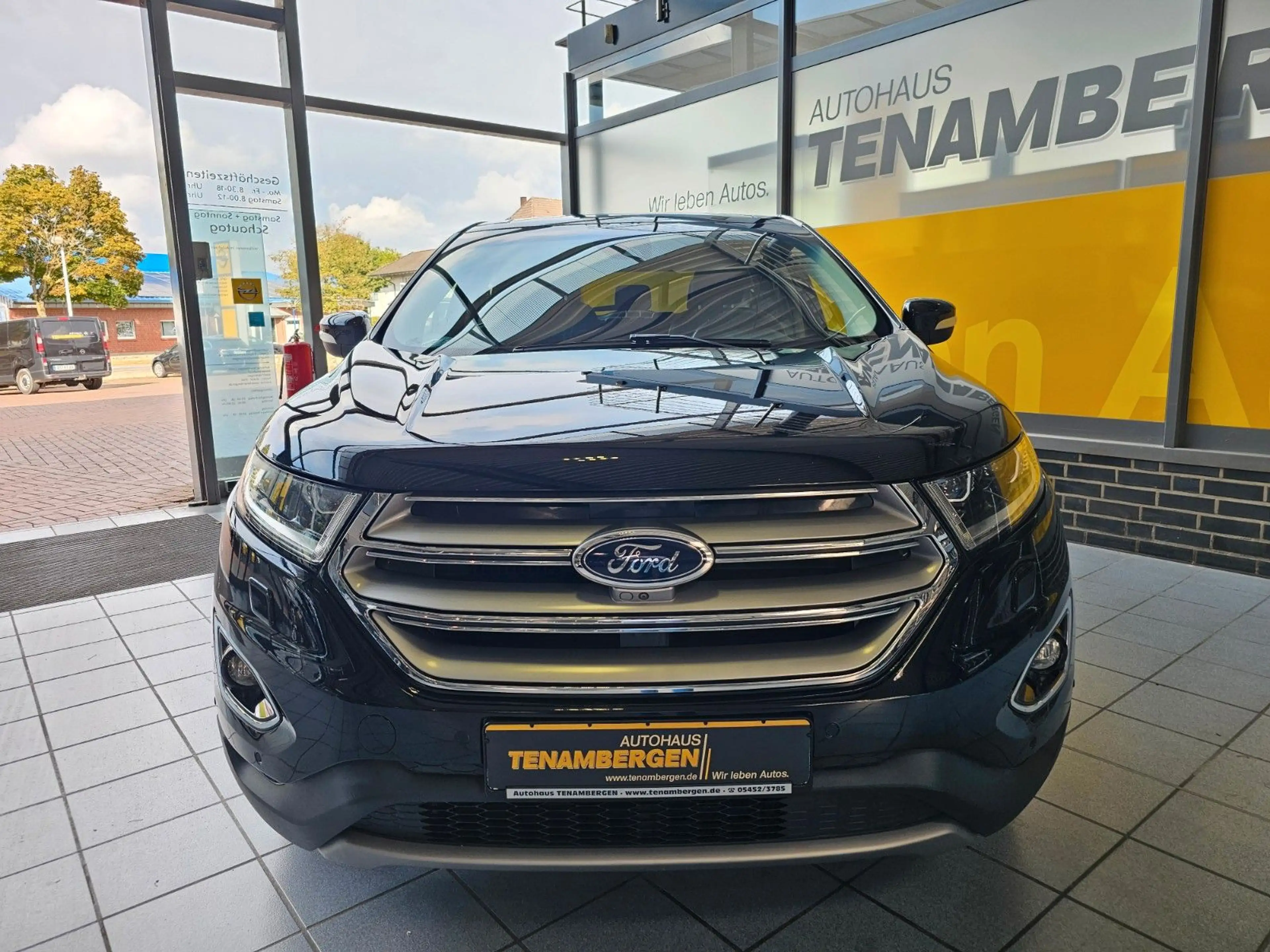 Ford Edge Titanium 4x4 AHK ACC SchiebeDach Navi LED — photo 4