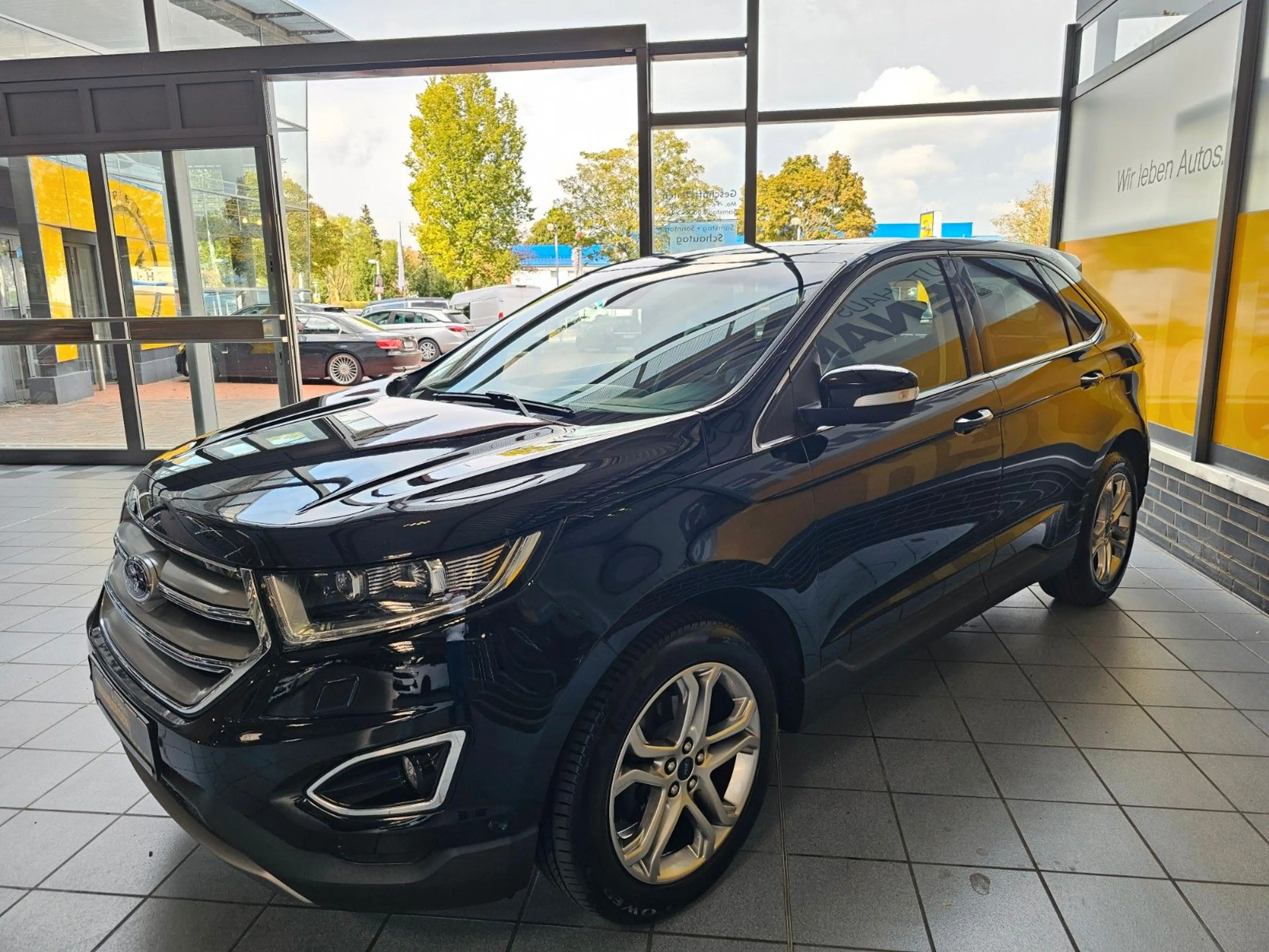 Ford Edge Titanium 4x4 AHK ACC SchiebeDach Navi LED — photo 3