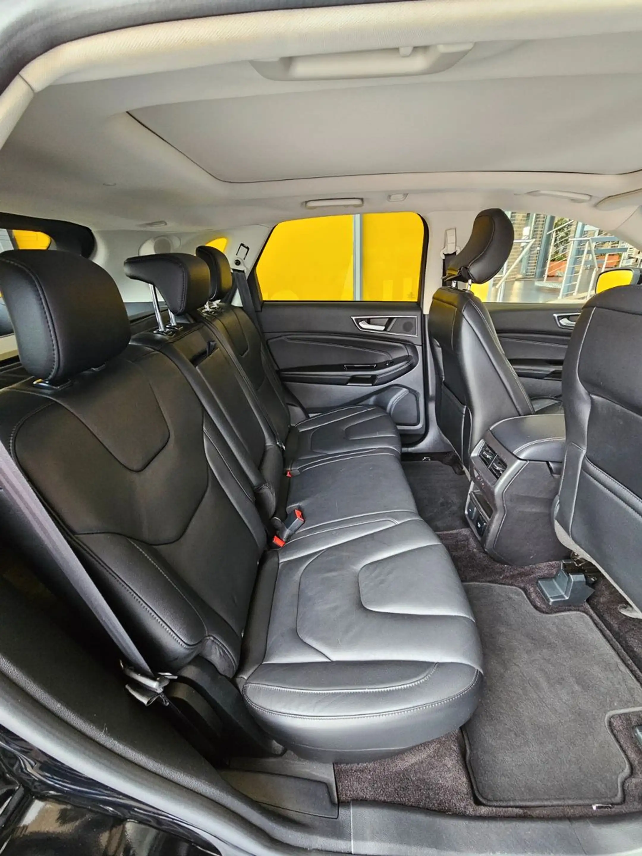 Ford Edge Titanium 4x4 AHK ACC SchiebeDach Navi LED — photo 6