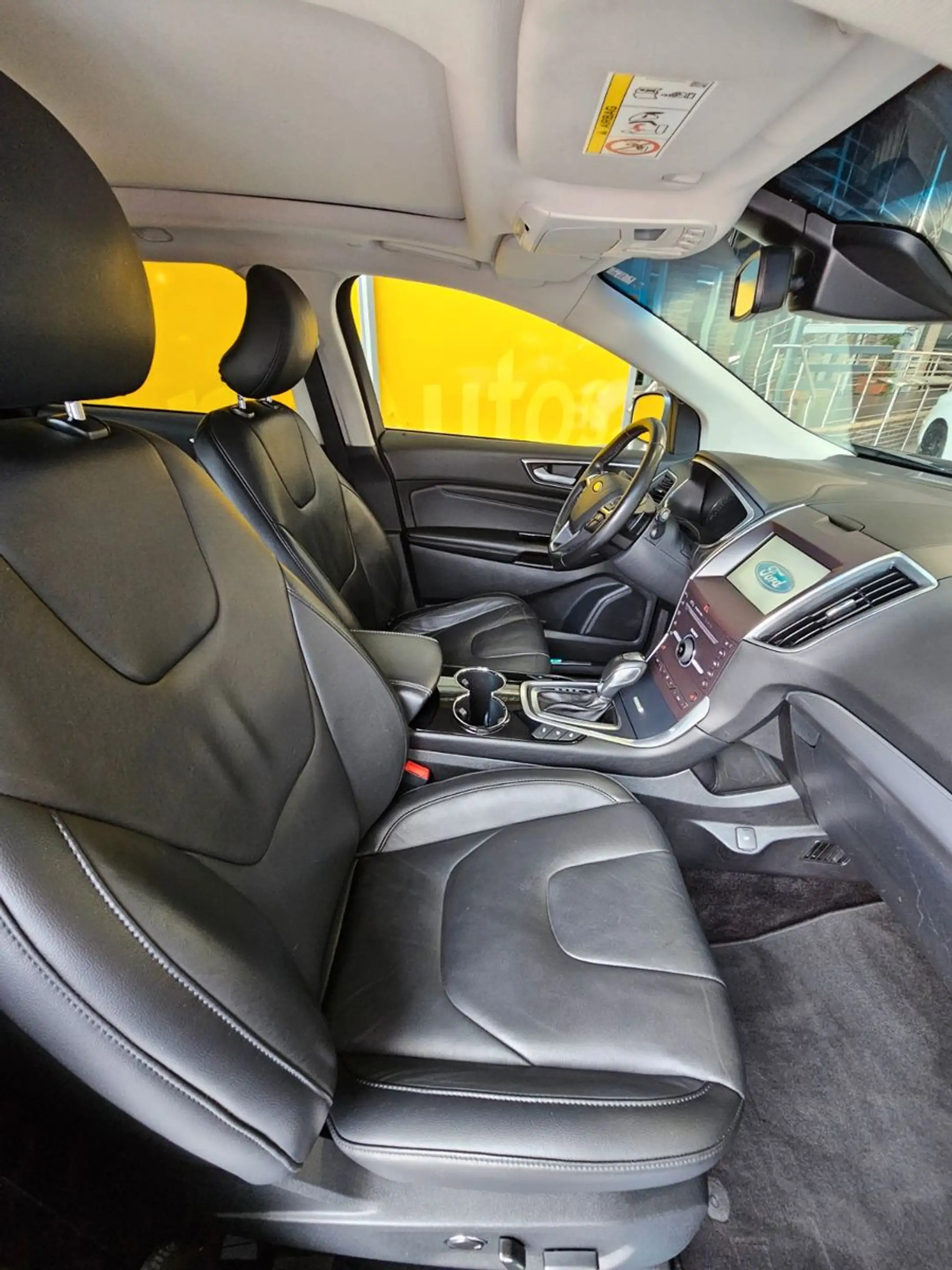 Ford Edge Titanium 4x4 AHK ACC SchiebeDach Navi LED — photo 5