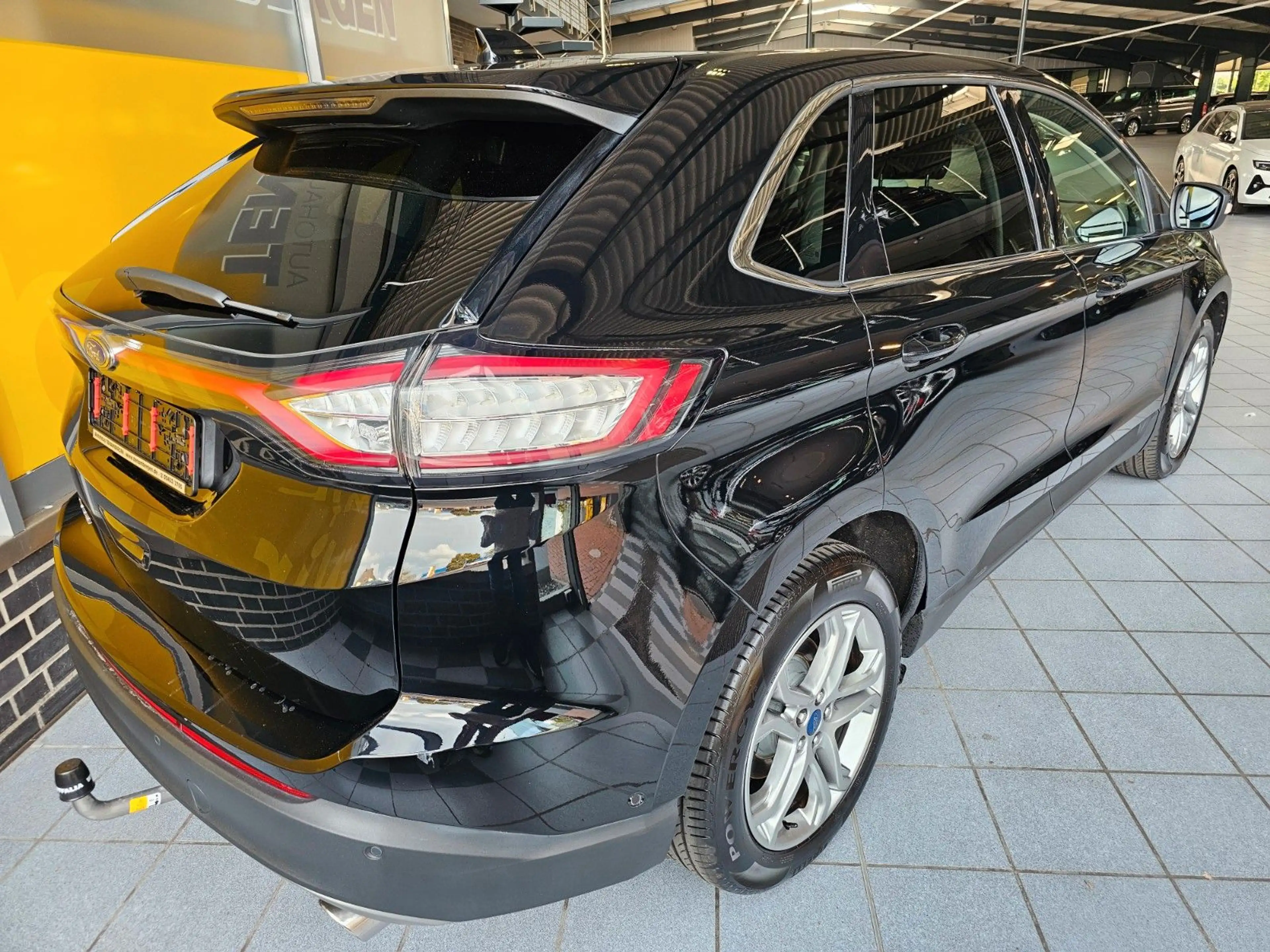 Ford Edge Titanium 4x4 AHK ACC SchiebeDach Navi LED — photo 2