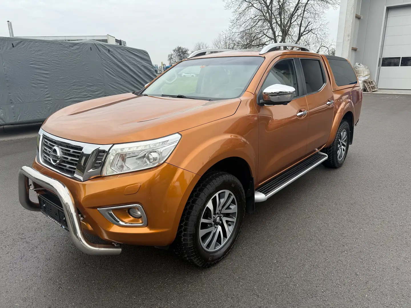 Nissan Navara Double Cab 4x4 2,3 dCi Tekna Aut. Navi Leder TOP Orange - 1